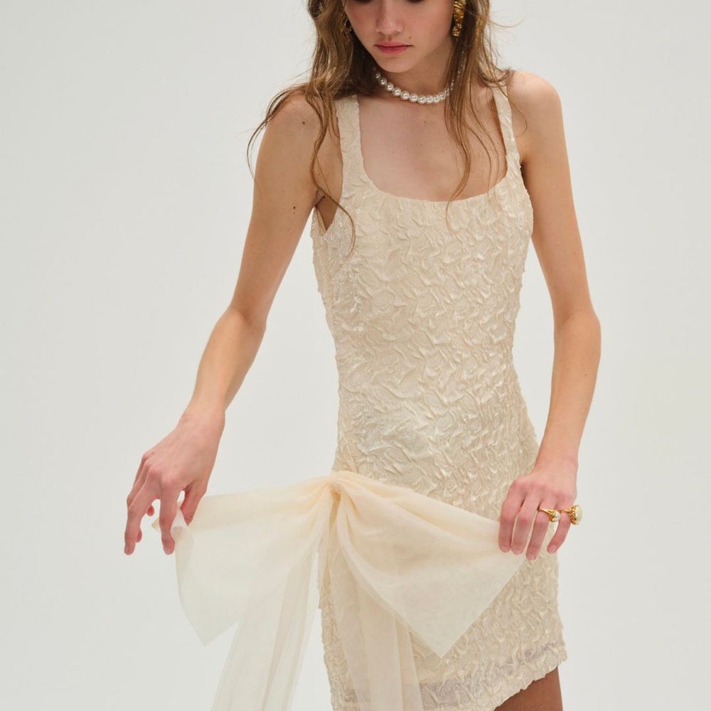For love & lemons 🍋 sold out size L Cream crushed organza bow 🎀 mini